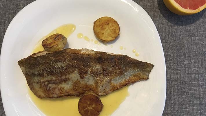 Filety ze pstruha s grepovo-smetanovou omáčkou