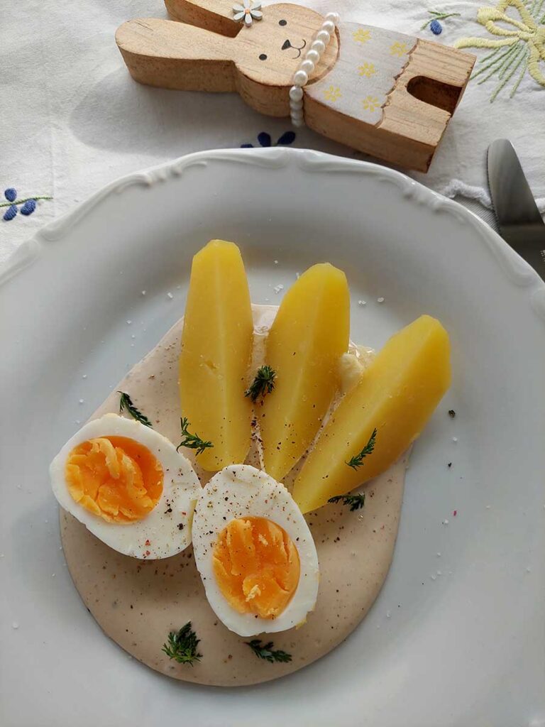 Vejce v hořčičné omáčce
