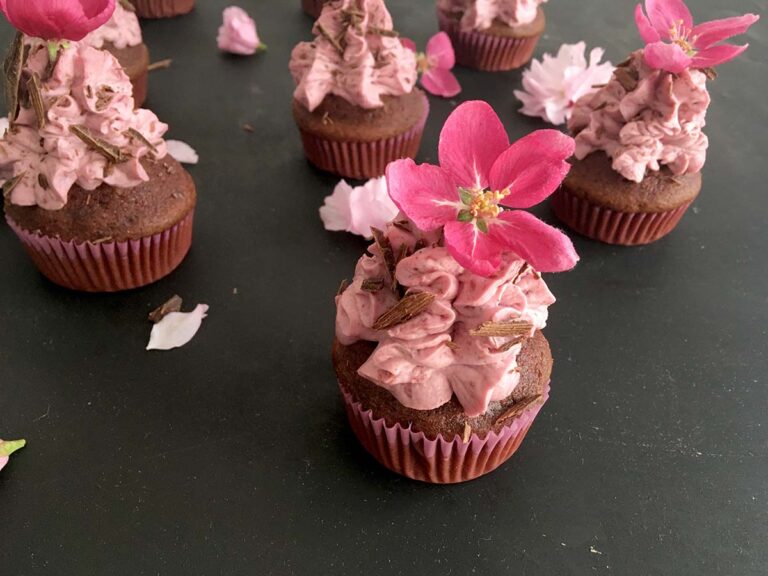 Višňový cupcakes - red velvet