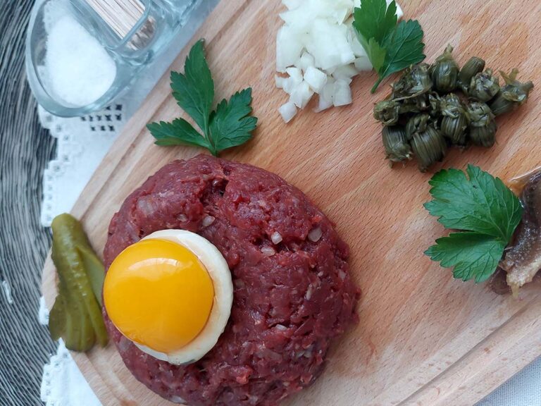 Beefsteak á la Tartare (syrový)