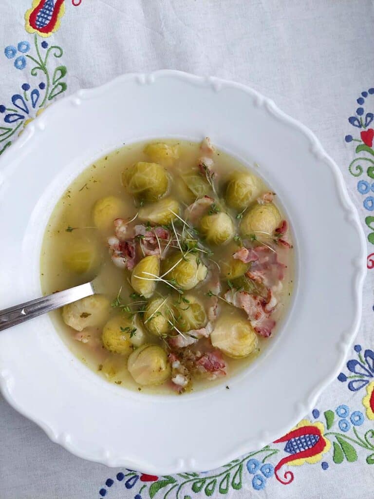 Kapustičková polévka se slaninou