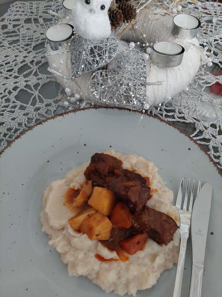 Dušené hovězí s kdoulemi